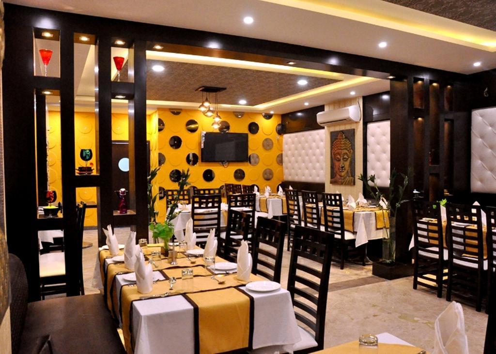 Bellevue Hotel Gwalior Bagian luar foto