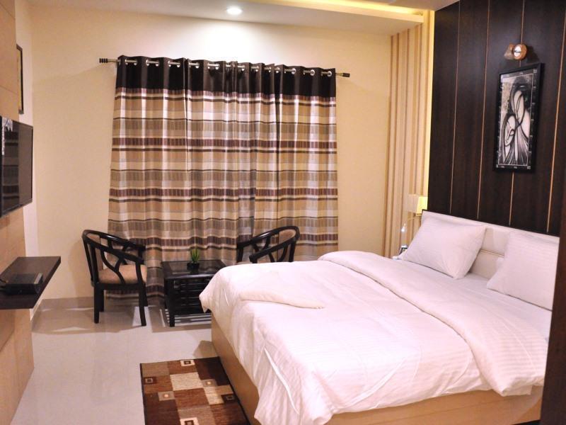 Bellevue Hotel Gwalior Bagian luar foto