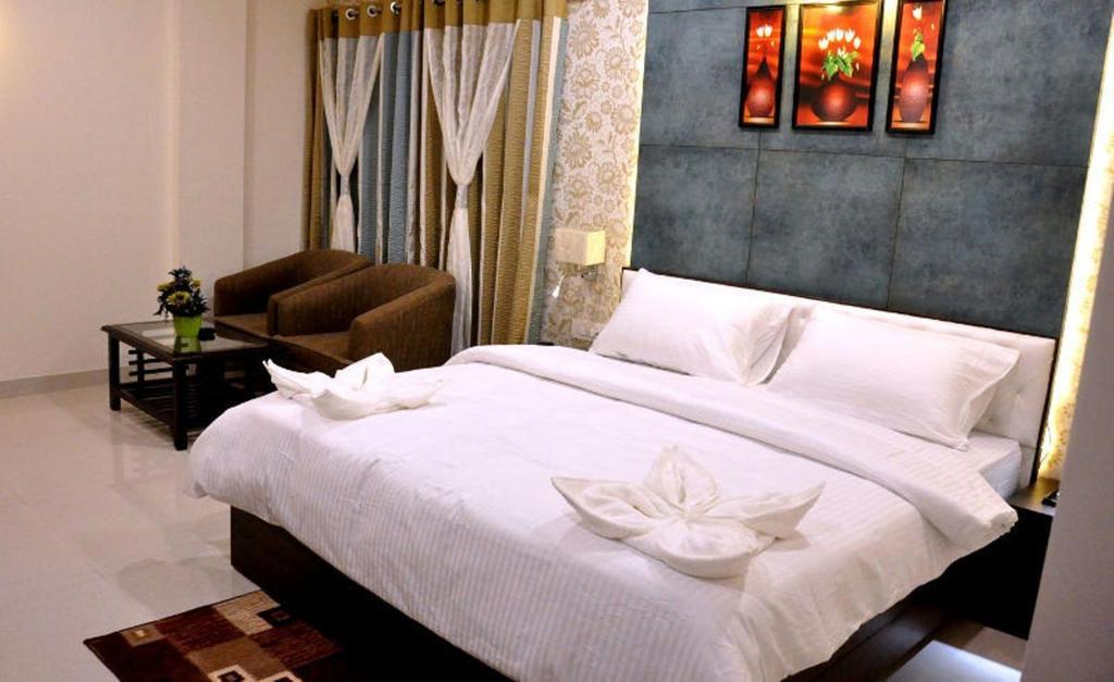 Bellevue Hotel Gwalior Bagian luar foto