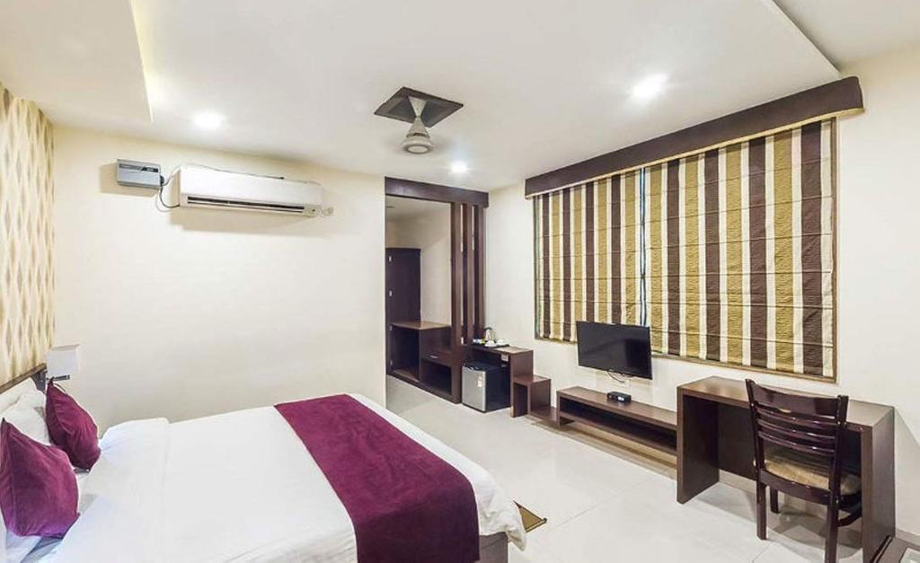 Bellevue Hotel Gwalior Bagian luar foto